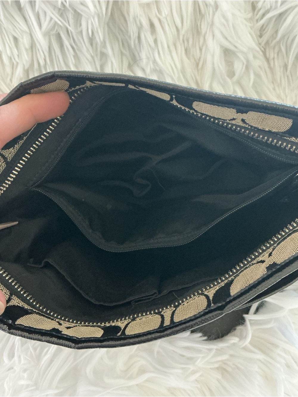 Coach Black/Tan Signature Zip Crossbody with hang tag - Picture 5 of 12